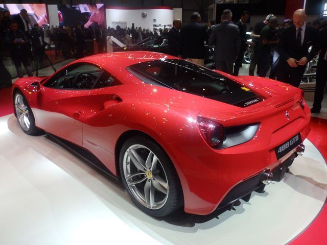 Новые варианты Ferrari 458 будут просто великолепны